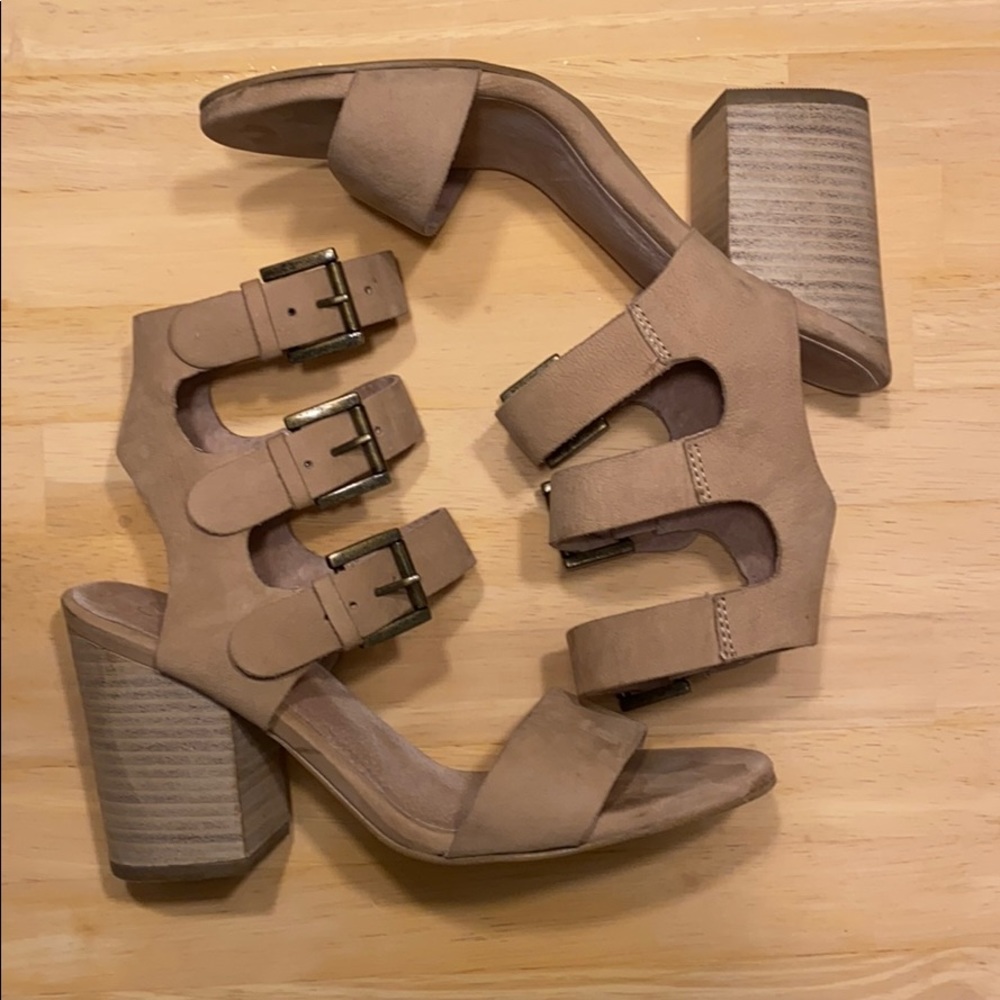 Seychelles block heel strap nude beige size 7.5